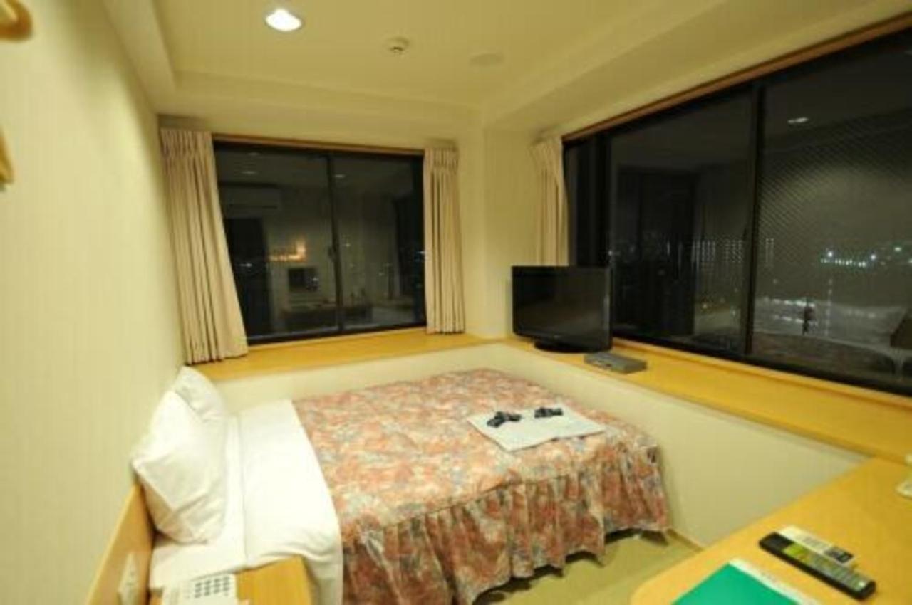 Hiroshima Ekimae Universal Hotel מראה חיצוני תמונה